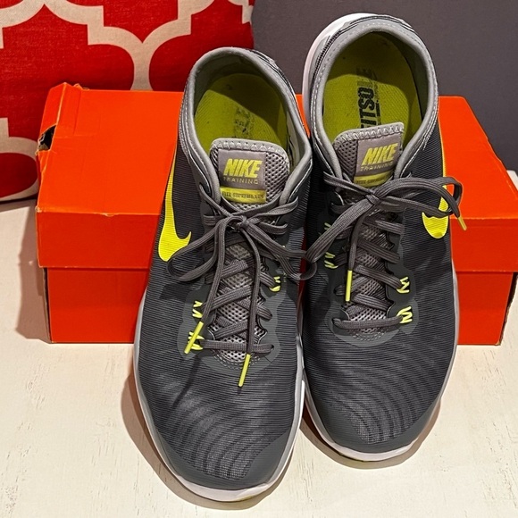 Like New: Nike Flex Supreme TR 4 Running Sneakers, Women’s Size 9.5 - Picture 3 of 8